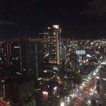 ザ・リッツ・カールトン大阪 - 部屋から見た西梅田の夜景