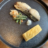 セント レジス ホテル 大阪 - 焼き魚の一皿
