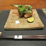 傳 - とらふぐの唐揚げとブロッコリー