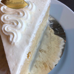 Deli's ケーキ＆コーヒー - 3種のミルクケーキは甘さと円やかさの苔玉状態だ