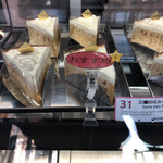 Deli's ケーキ＆コーヒー - おすすめマークを頼りにミルクケーキ