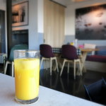 TROIS CUIT ASANUMA - ドリンクと店内。