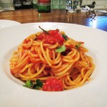 イタリア食堂　Delphino - 唐辛子とトマトとニンニクのパスタ。900円