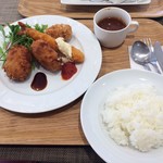 洋食とビュッフェ スワン - 