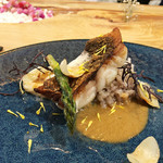 bistro Chic - コース3皿目.愛媛産 真鯛のポワレ チーズリゾット ポワソンのソース