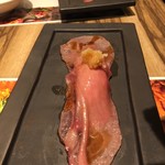 本気焼肉 肉とめし 肉寿司 - 