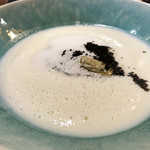 bistro Chic - コース2皿目.本日のポタージュは牡蠣の低温調理 黒オリーブパウダー('18.2月中旬)