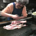 大とら - 私「婆ちゃん、今日はお客さん多いなぁ！愛されてるねぇ！」婆ちゃん「他に開いてるとこ無いしなぁ～（ニコッ！）有り難いことですわ。」