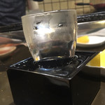 Taishuu Horumon Yakiniku Jun - 日本酒1 なんかええやつドバドバ