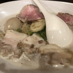 らぁめん ぐうたら - 特製魚介鶏骨らぁめん♪ 