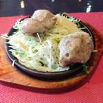 インド・ネパール料理 クマリ - ﾀﾝﾄﾞﾘｰﾌﾟﾚｰﾝﾃｨｯｶ。ジウジウいう鉄板で供されｲﾝﾊﾟｸﾄ大。相反してお味は優しい漬かり具合。