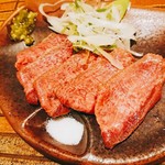 Yakiniku To Kasuudon Ryuunosu - 