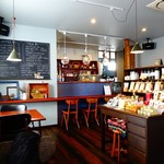 コーヒーショップ ハチカフェ - 店内は雑貨も売ってます