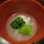 Kyouryourishidashiryourikiraya - コースでお出しするお椀物は季節感を味わっていただけます。