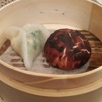 中国料理 彩龍 - 椎茸トリュフ饅頭と海老餃子
