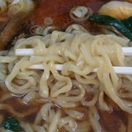 中華そば とらや - 醤油そば680円　麺アップ