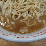 ラーメン二郎 - 強烈醤油パンチ