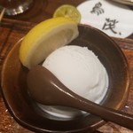 鳥茂 - 塩アイス　400円