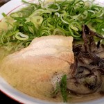 宮本商店 - 博多ネギラーメン850円！