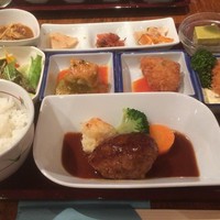 グリル満天星 麻布十番 新宿店 - "オールスター御膳"