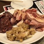Yakiniku Ando Gurume Baikingu Kataoka - ハラミ、牛カルビ味付け肉、豚バラ、ホルモン味噌漬け