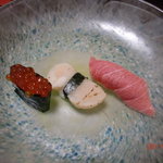 すし処 睦月 - いくら、平貝の炙り、大とろ