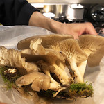 bistro Chic - 調理前のまいたけ('18.11月上旬)