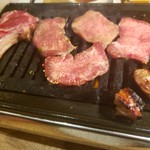 焼肉ダイニング MEGUMI - 焼きます！