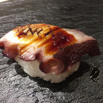 晶 - 5貫目 タコ 特性甘ダレがタコを引き立ててます