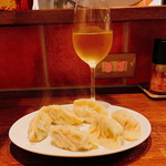 ひろ屋 - 白ワイン（400円）