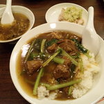 Hinchinkaku - 牛バラかけご飯定食