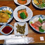 よし半 - はじめに並んだ料理