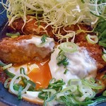 Katsuya - 「鶏つくね味噌カツ鍋定食」のメイン