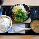 Katsuya - 鶏つくね味噌カツ鍋定食（ご飯大盛）