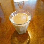 カレーの店 マボロシ - 食後にはシナモンの効いた冷たいチャイ。