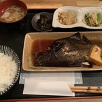 居魚屋 うおはん - 黒カレイ煮付けランチ