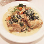 ラミティエ - 仔ウサギモモ肉のフリカッセ(シードルクリーム煮 ロックフォールチーズ風味)