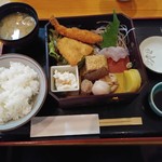 季節料理 つくし - 和定食800円