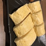 地下だけど入ったら雰囲気が良くて料理人がしっかり食事を作ってお酒もたくさんあって楽しいお店。ごんべえ - 