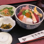 海鮮満点丼定食　SASHIMI　BOWL　※毎週水曜日は900円