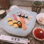 Ume Sushi - 1.2人前。このボリュームで¥1,000.-はお得だと思います‼︎味良し、鮮度も良しです‼︎