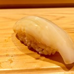 すし佐竹 - 5. 墨烏賊   柚子を刻んだものと一緒に食べてるので美味い