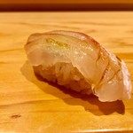 すし佐竹 - 9. 真鯛   コリコリの歯応えで鮮度がいい