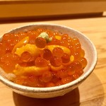 すし佐竹 - 11. うにいくら ウニは北海道小川のうに！恐らくバフンかな？ それも、生いくら！非常に繊細で柔らかく、鮨あらいで食べたときのような、卵の黄身の味がほんわりする。これは美味い！！