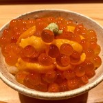 すし佐竹 - 11. うにいくら ウニは北海道小川のうに！恐らくバフンかな？ それも、生いくら！非常に繊細で柔らかく、鮨あらいで食べたときのような、卵の黄身の味がほんわりする。これは美味い！！