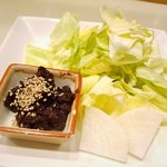 居酒屋 あがん - バリバリキャベツの豚味噌添え