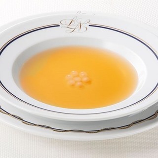 “Consommé soup” is a traditional menu item at Hotel New Grand.