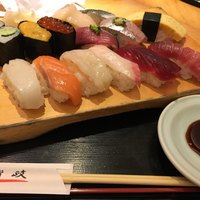 鮨政 西口店 - ランチ にぎり 大盛り 1,000円 鮨政 西口店 - ランチ にぎり 大盛り 1,000円