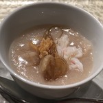 星期菜 白金 - 凍頂烏龍茶の茶粥・・お茶の優しい味わいを感じますし、揚げた干し貝柱やフカヒレなどが入りいい味わい。