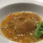 星期菜 白金 - とりわけ分・・上海蟹のソースもいつもながらに美味しいですし、厚みのある上質なフカヒレはとても美味しい。